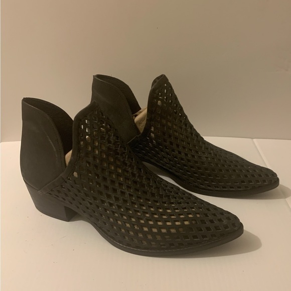 CoolWay Leather Booties Size 10 - Picture 5 of 7